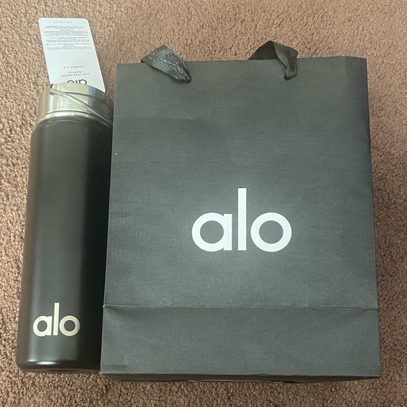 ALO Yoga Accessories - ALO Yoga Black Water Bottle